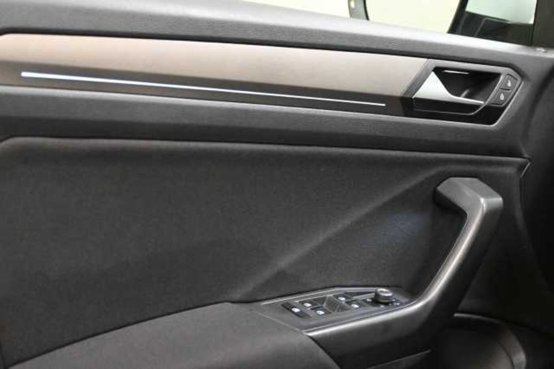 Volkswagen T-Roc 1.0l - Nero