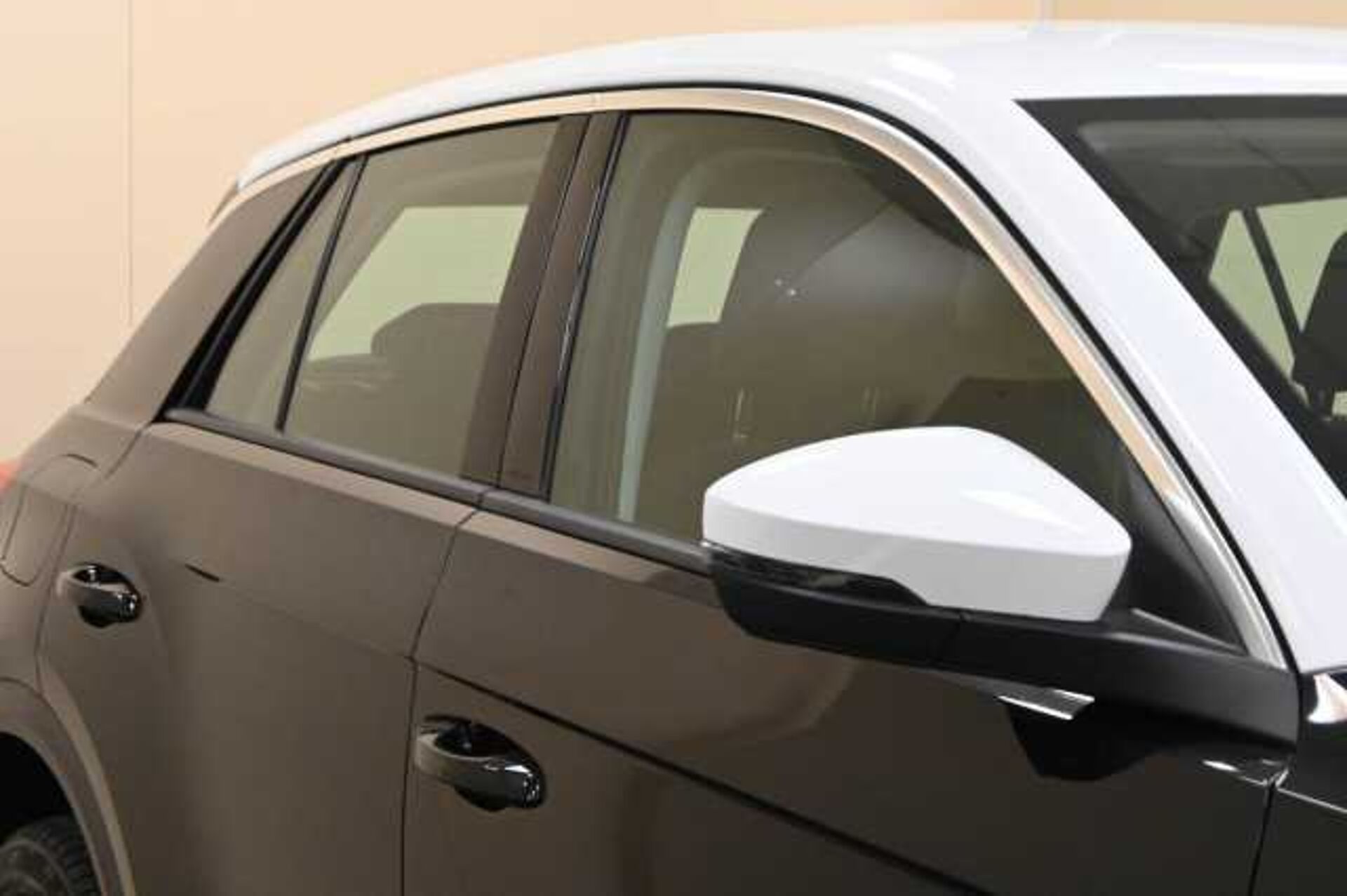 Volkswagen T-Roc 1.0l - Nero