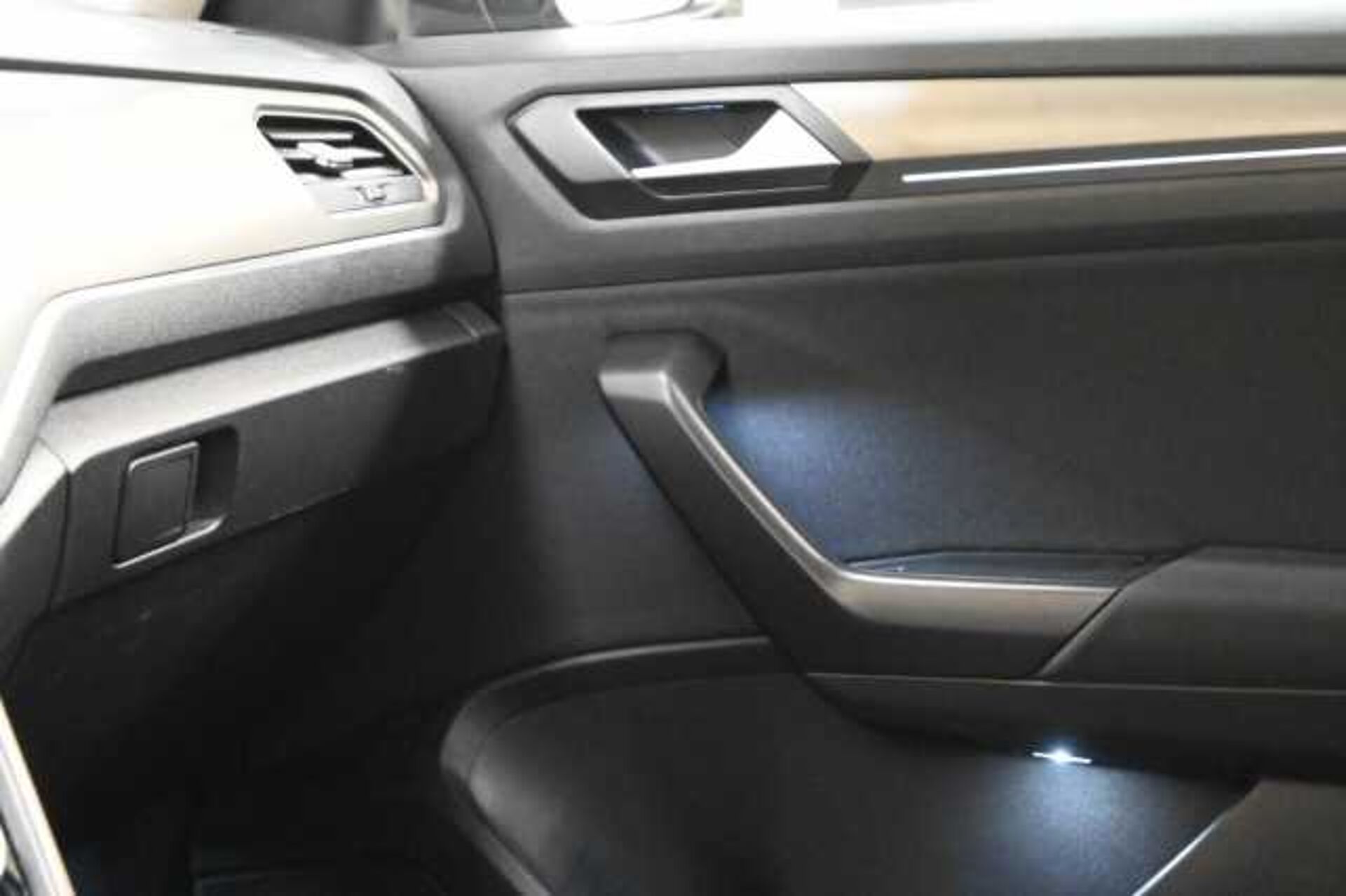 Volkswagen T-Roc 1.0l - Nero