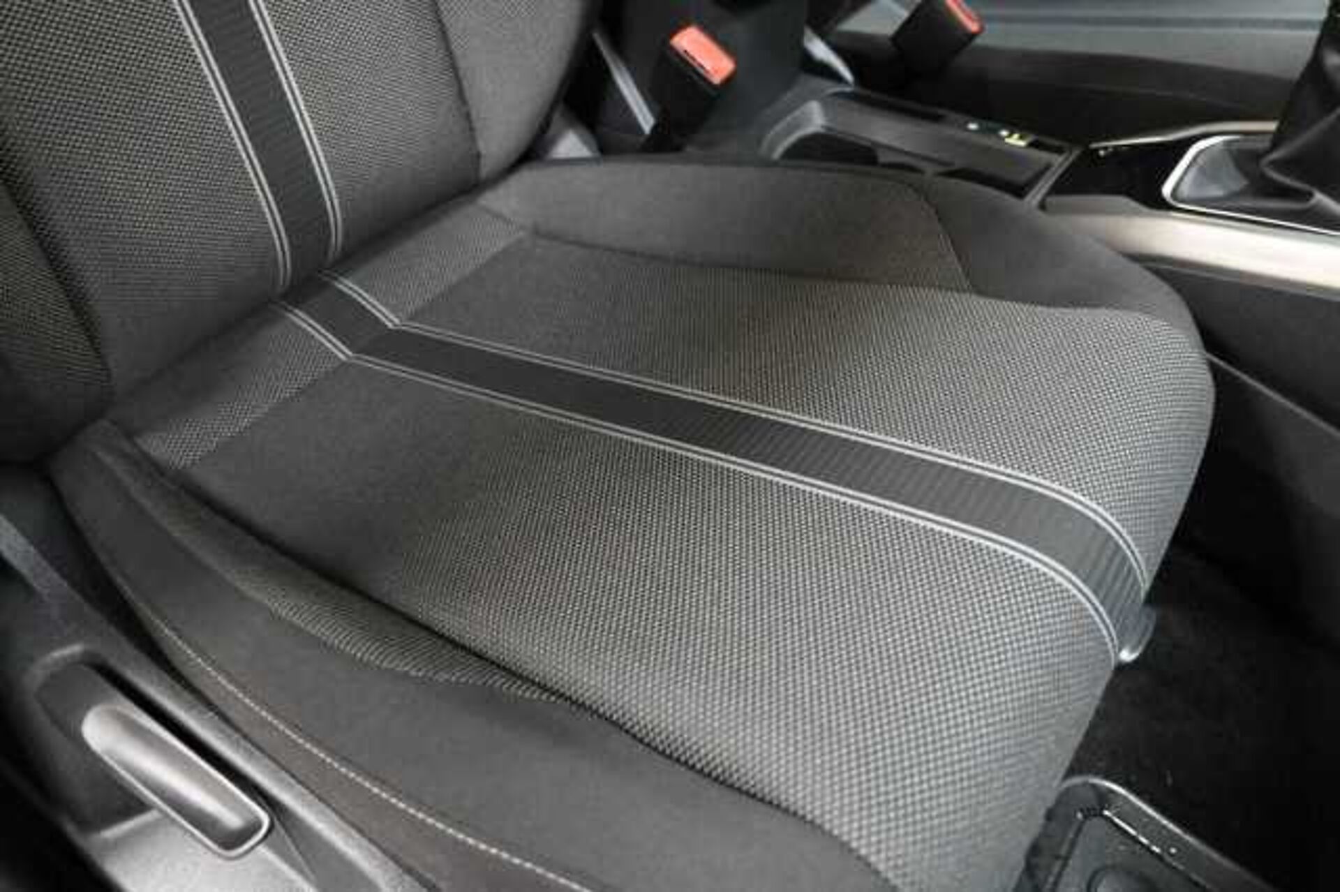 Volkswagen T-Roc 1.0l - Nero