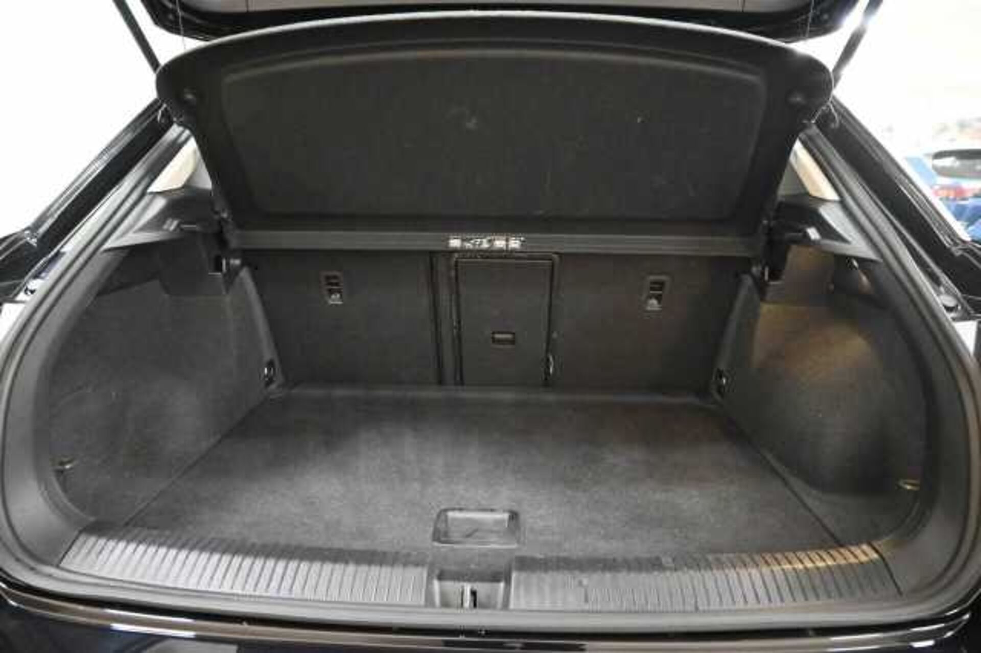 Volkswagen T-Roc 1.0l - Nero