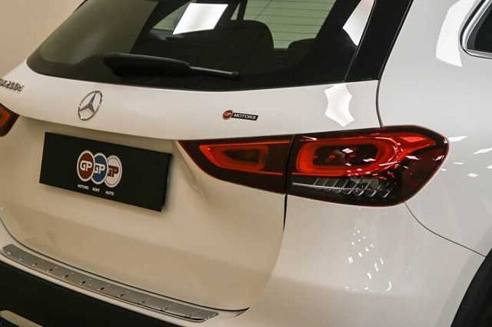 Mercedes-Benz GLA 200 2l