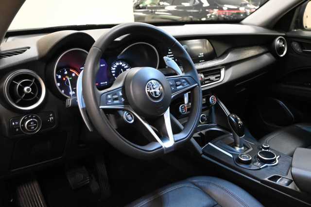 Alfa Romeo Stelvio 2.1l - NERO METALLIZZATO