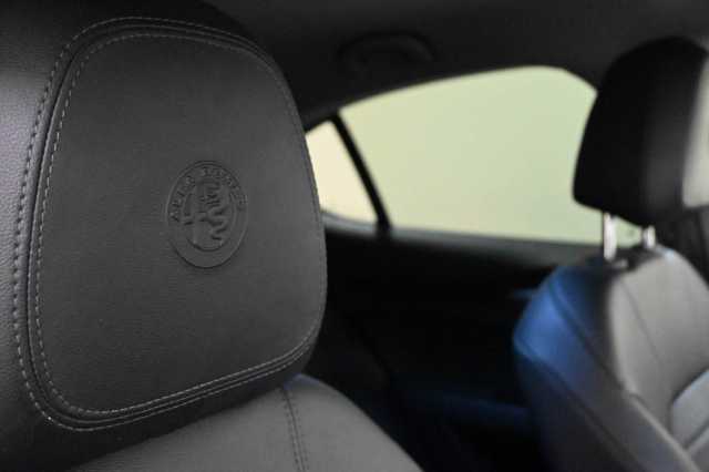 Alfa Romeo Stelvio 2.1l - NERO METALLIZZATO