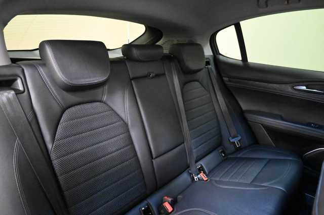 Alfa Romeo Stelvio 2.1l - NERO METALLIZZATO