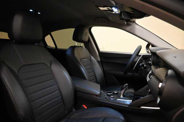 Alfa Romeo Stelvio 2.1l - NERO METALLIZZATO
