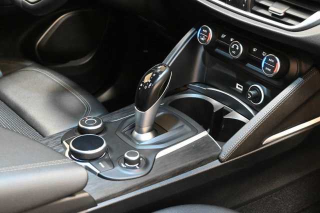 Alfa Romeo Stelvio 2.1l - NERO METALLIZZATO