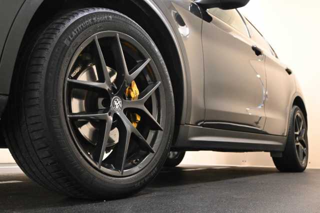 Alfa Romeo Stelvio 2.1l - NERO METALLIZZATO