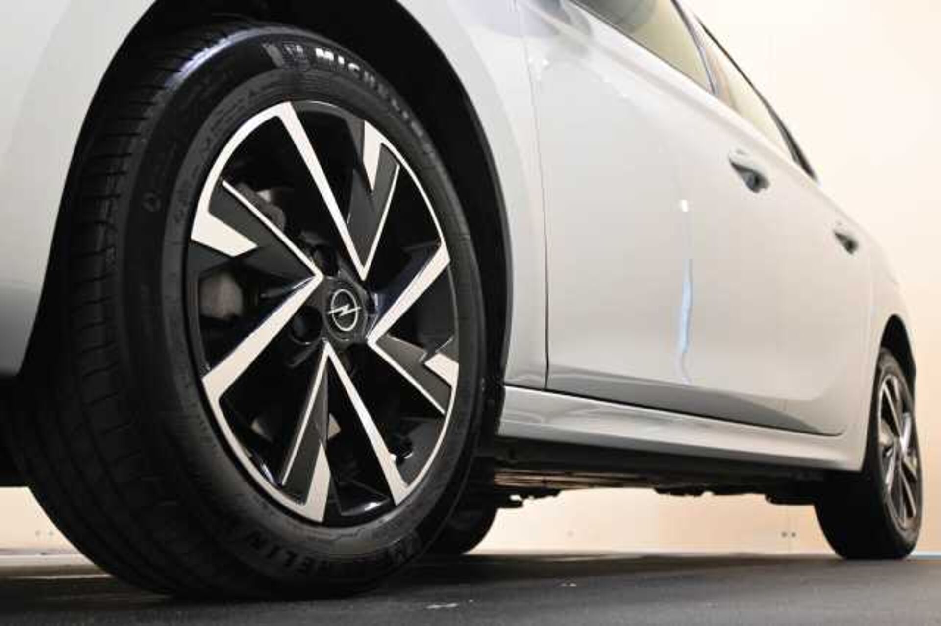 Opel Corsa 1.2l - ARGENTO - ARG