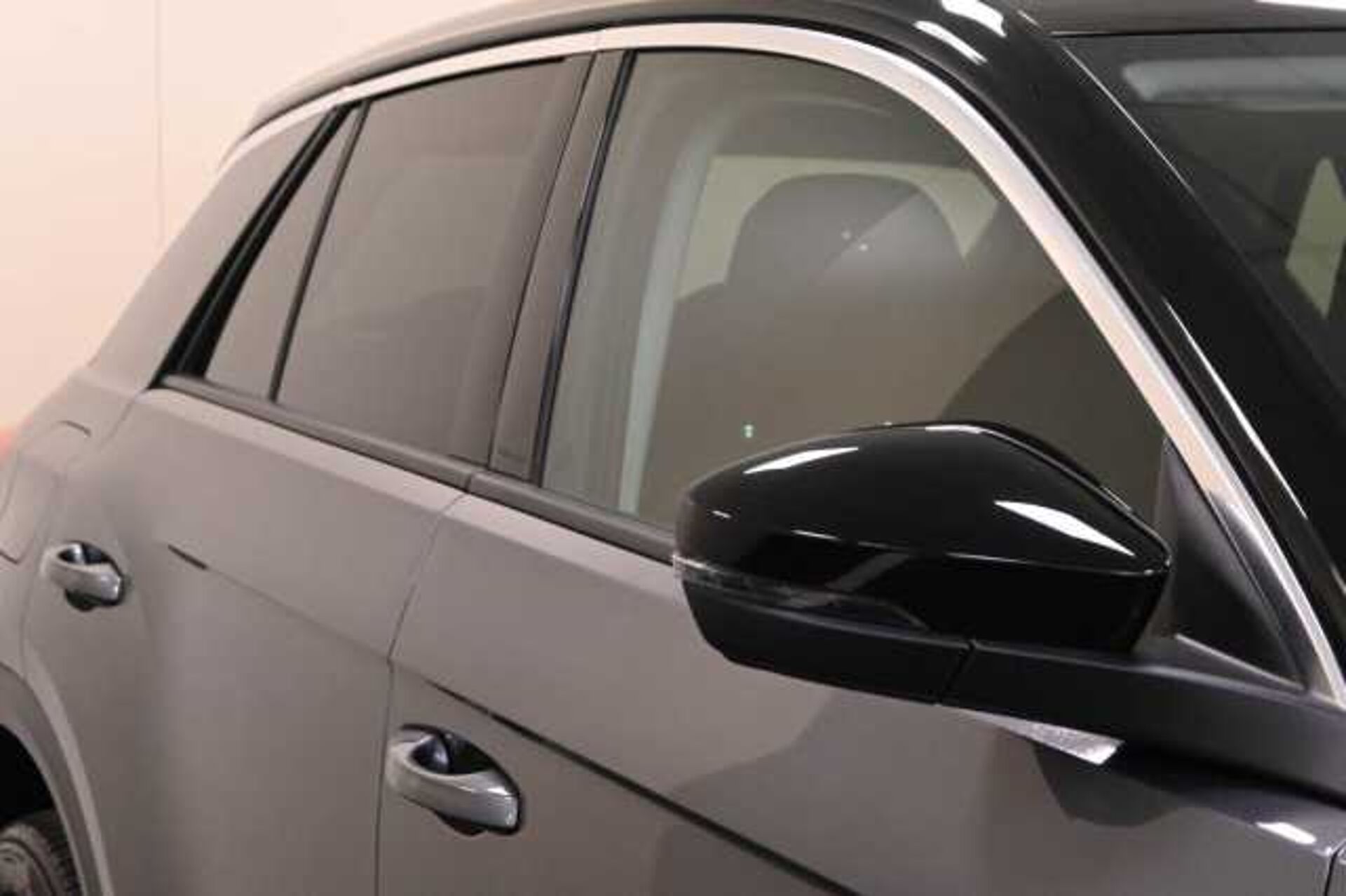 Volkswagen T-Roc 1.6l - Grigio