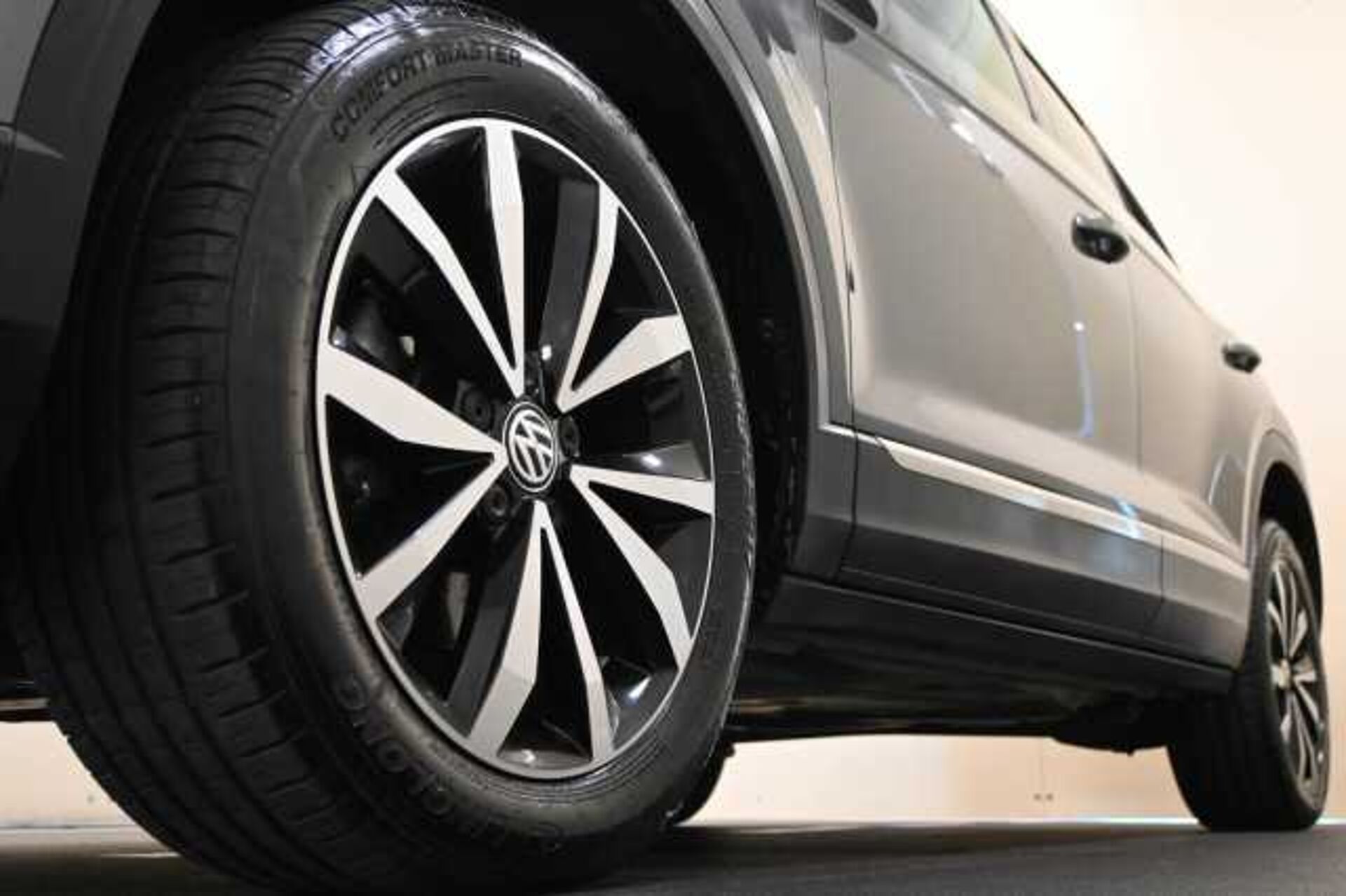 Volkswagen T-Roc 1.6l - Grigio