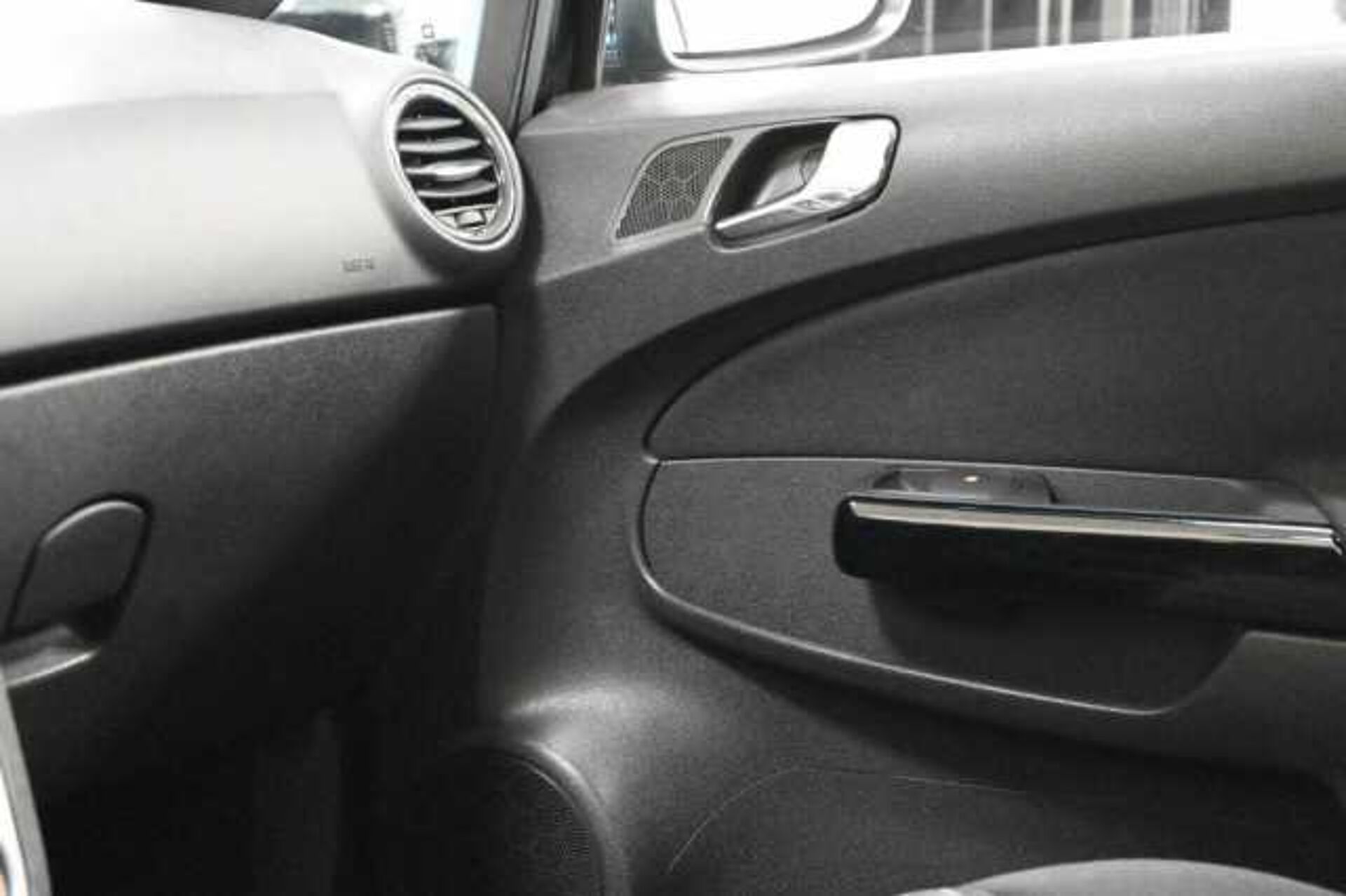 Opel Corsa 1.2l - Nero