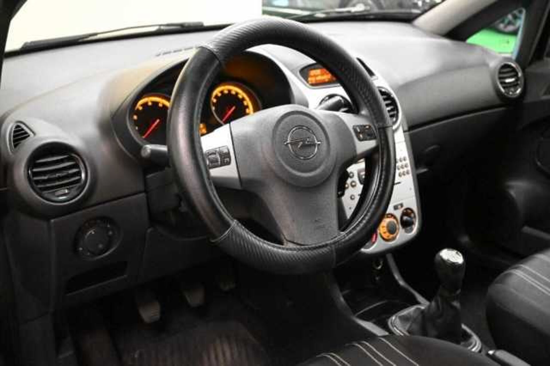 Opel Corsa 1.2l - Nero