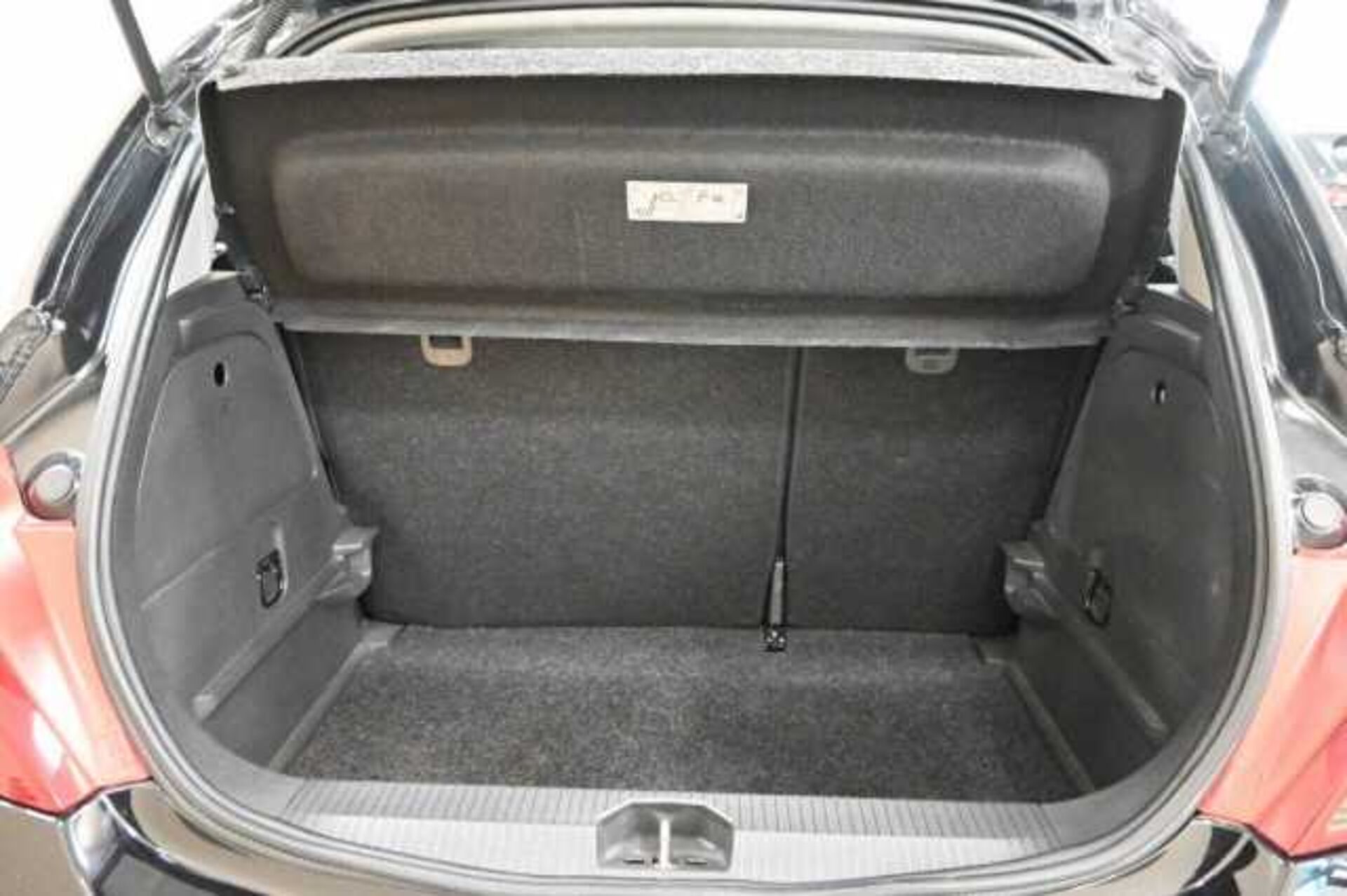 Opel Corsa 1.2l - Nero