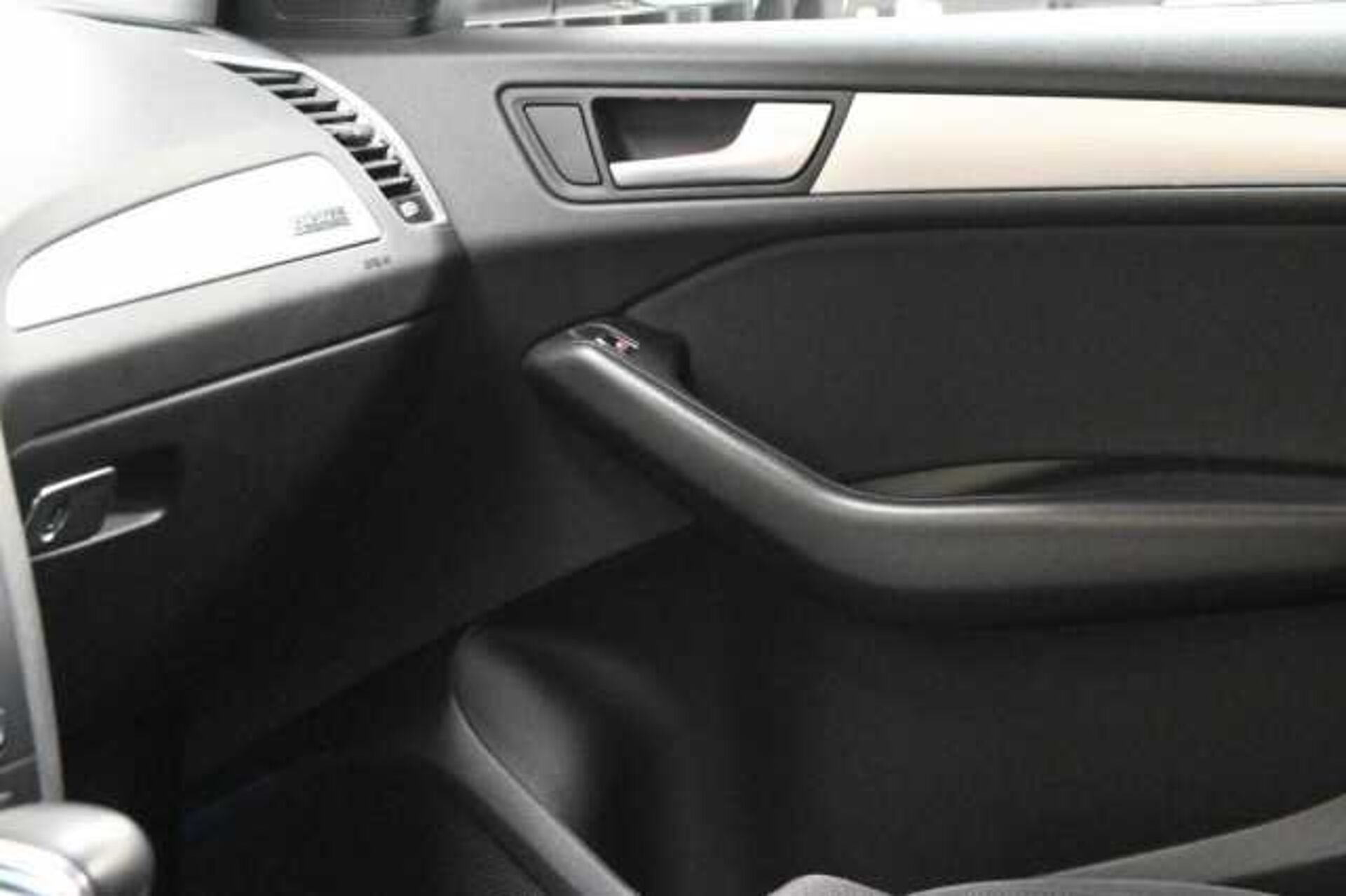 Audi Q5 2.0l - GRIGIO ANTRACITE - GR-AN