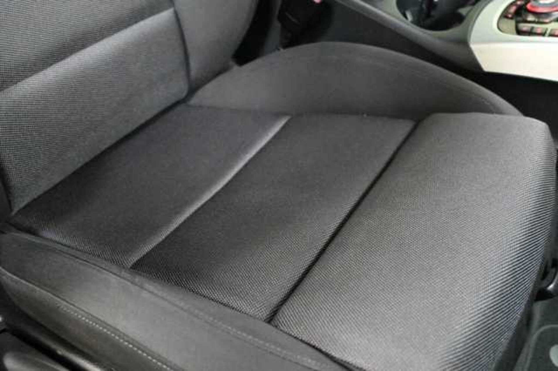 Audi Q5 2.0l - GRIGIO ANTRACITE - GR-AN