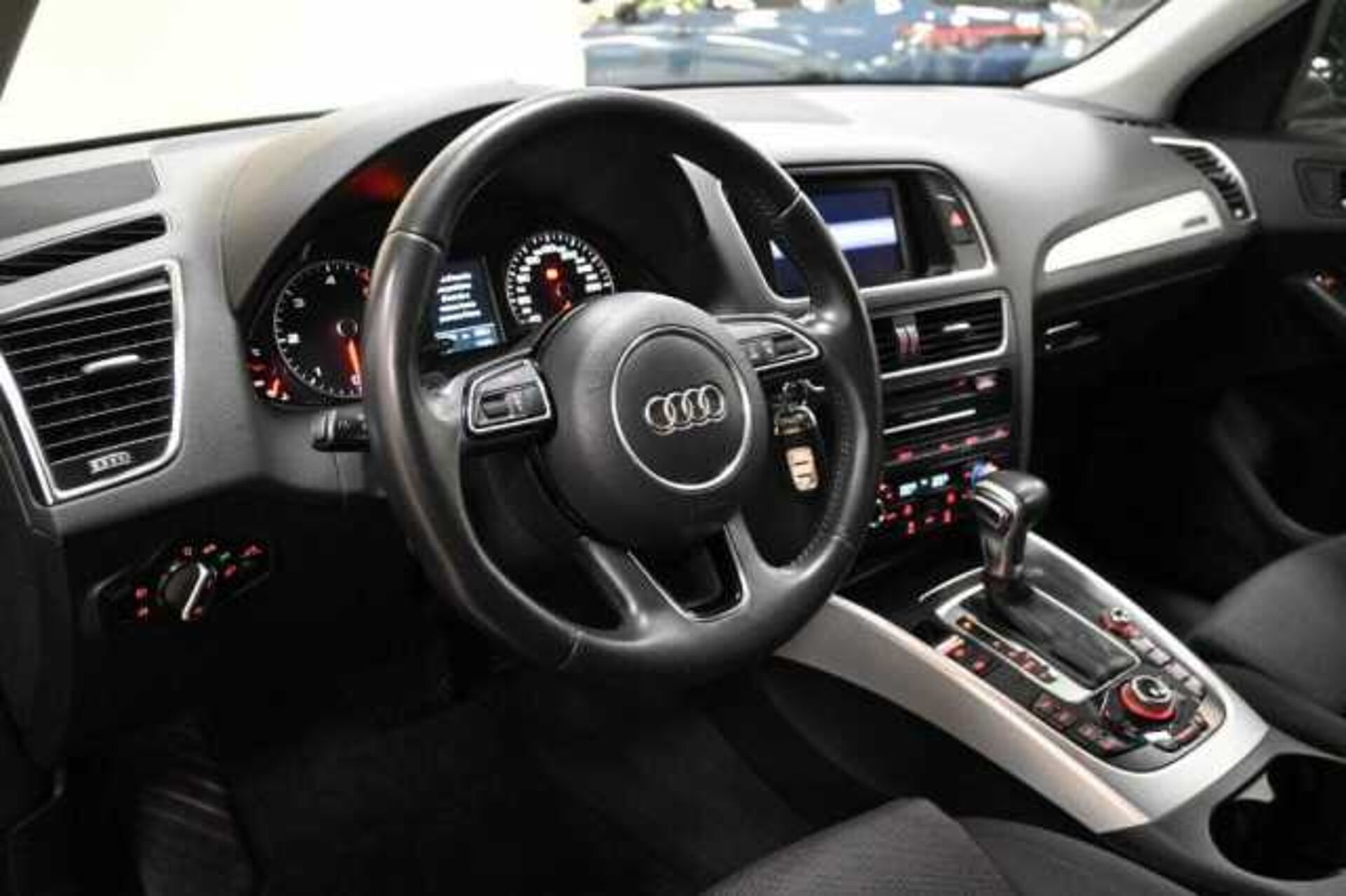 Audi Q5 2.0l - GRIGIO ANTRACITE - GR-AN