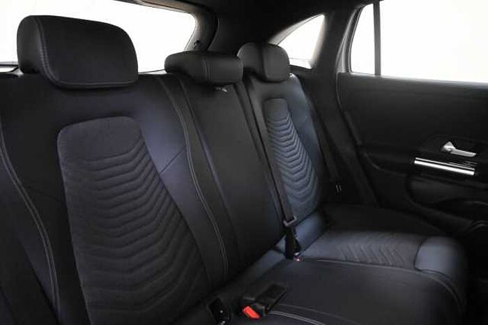 Mercedes-Benz GLA 200 2l