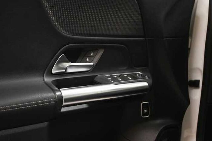 Mercedes-Benz GLA 200 2l