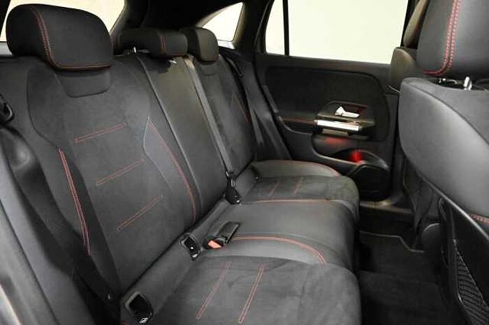 Mercedes-Benz GLA 200 2l