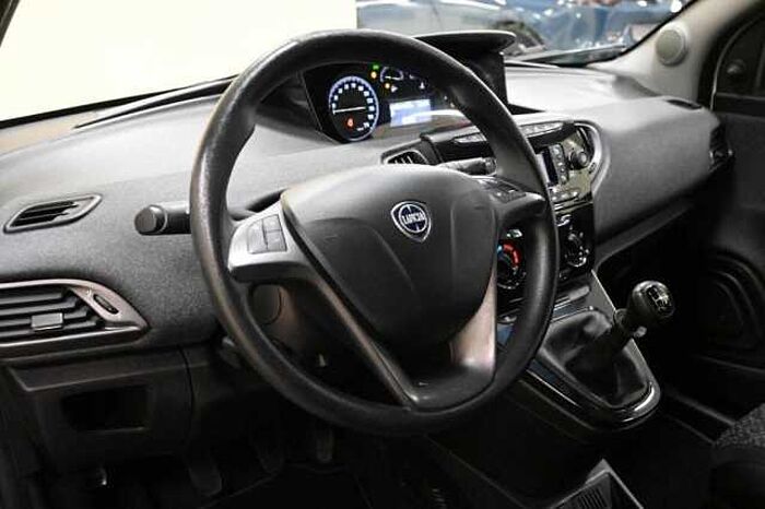 Lancia Ypsilon 1.2l